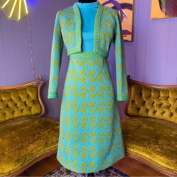 Vintage 1960s Belfry By Gerald Pierce mock-Neck Textured Mod Dress Set - Picture 2 of 11